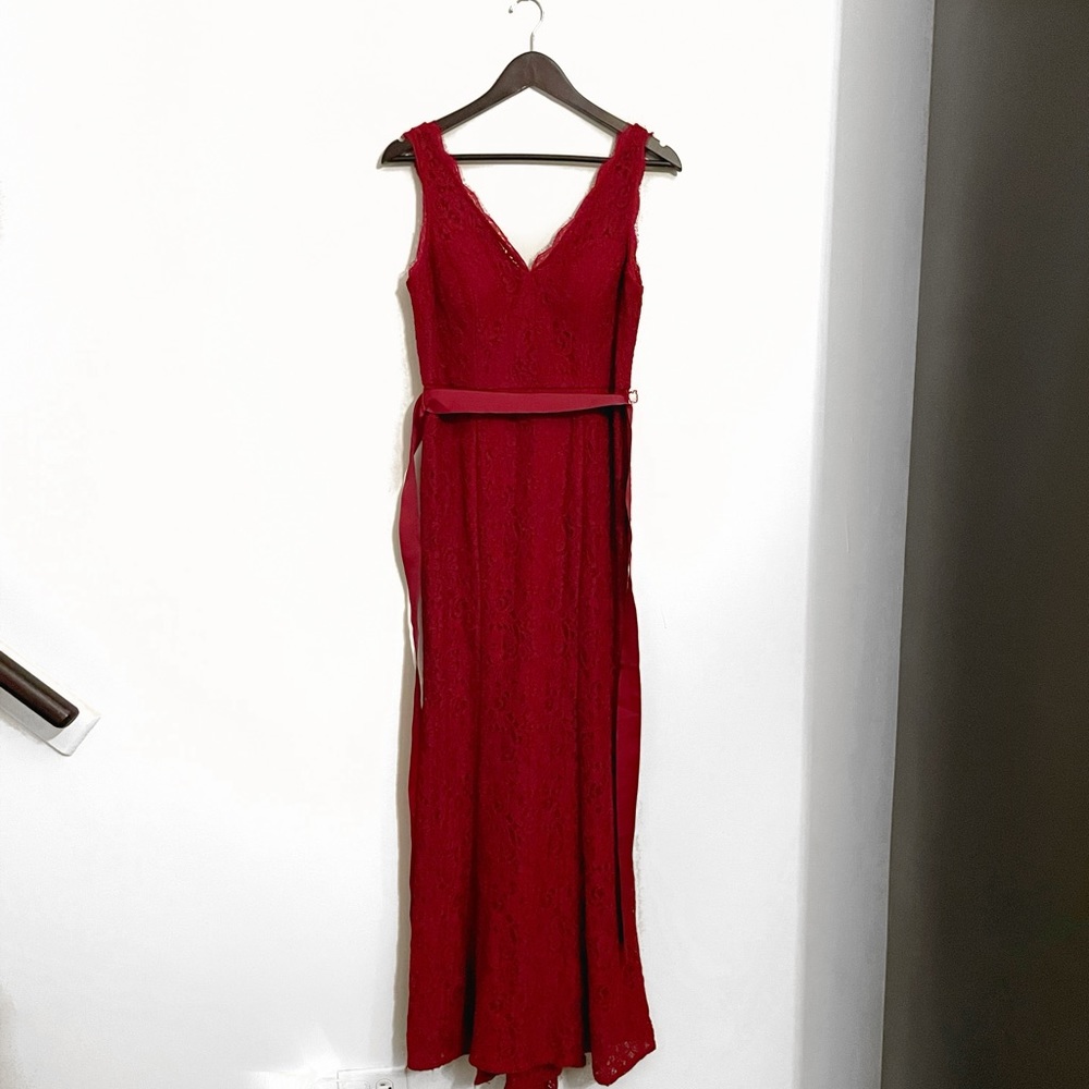 Adrianna Papell Red Formal Floor Length Gown with V-Cut Red Lace Size 6